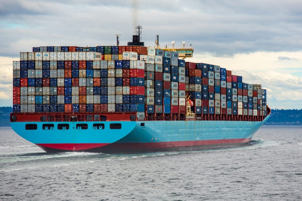 Transporte marítimo vs transporte aéreo